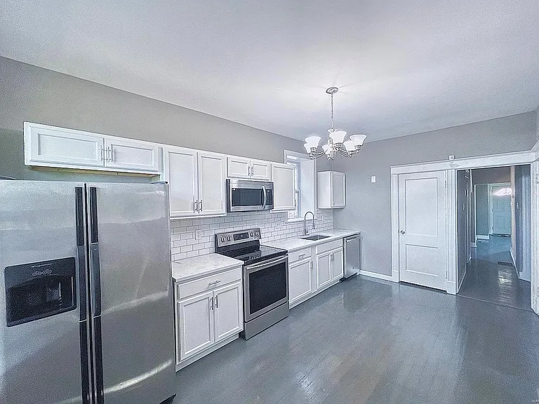 4219 Dewey Ave #A — Photo 10