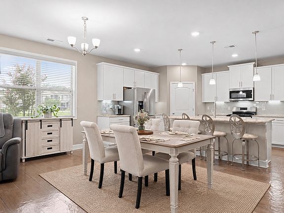 4th image of 6633 Tulip Tree Dr
