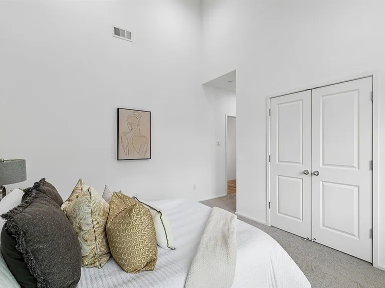 5647 Live Oak St #101 — Photo 23