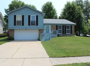 677 Monterey Dr, Crystal Lake, IL 60014