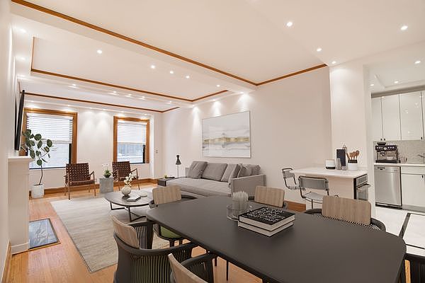 1st image of 145 W 58th St #5D