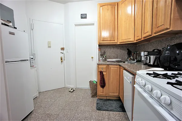 Rented by Compass | media 3