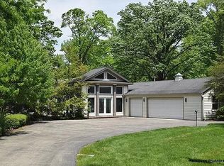 34W160 White Thorne Rd, Wayne, IL 60184