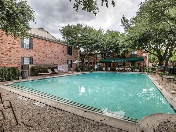 4th image of 2255 Braeswood Park Dr APT 136
