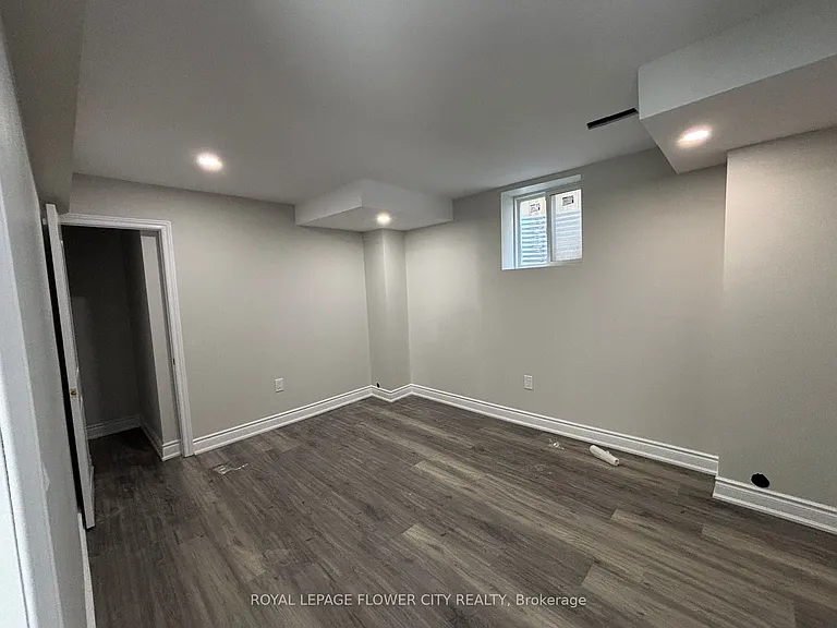 200 Hunter Way #BASEMENT — Photo 8