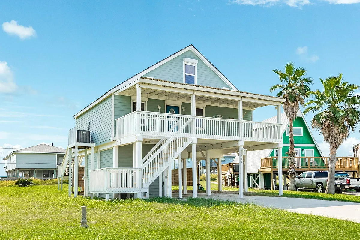 Building Photo - 805 Seashell Dr