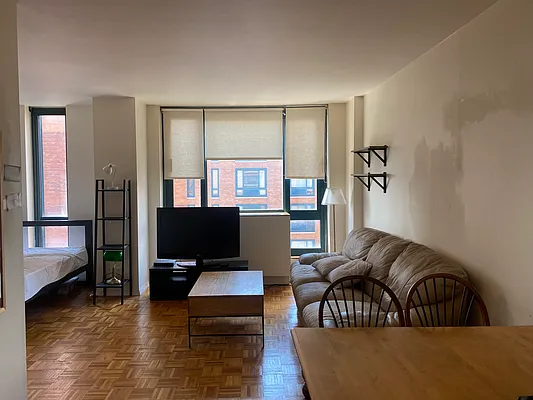 Rented by R New York | media 10