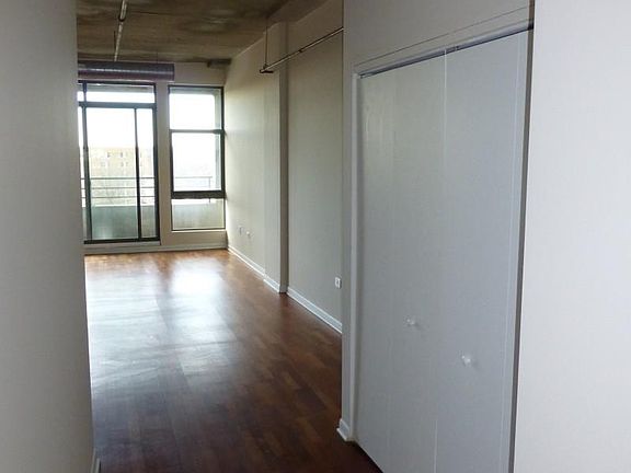 4th image of 1550 S Blue Island Ave Unit 903