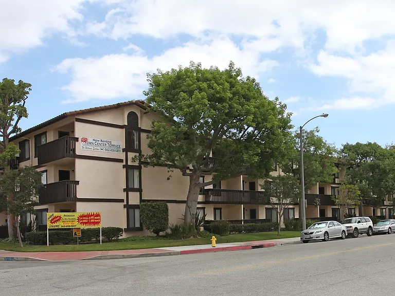 7800 Jackson St #100 — Photo 1