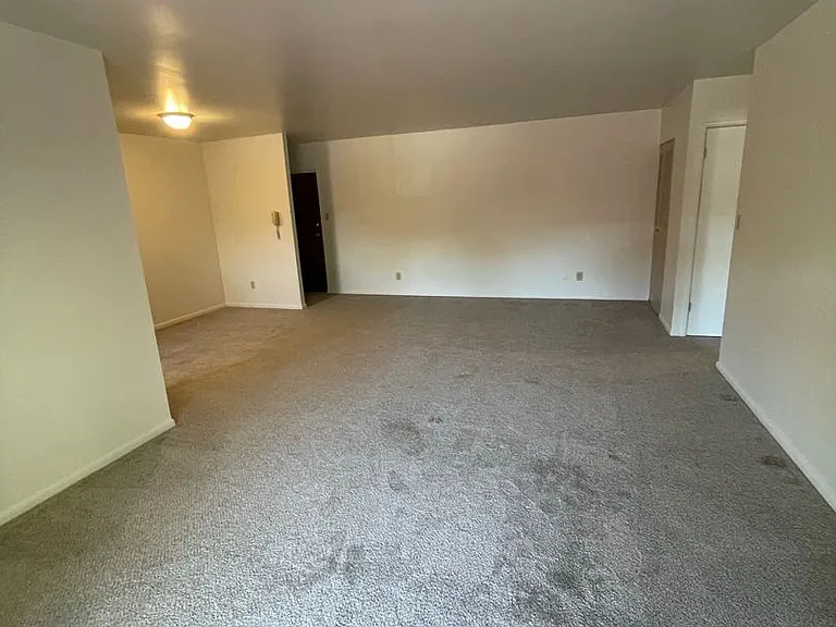360 Maryland Ave — Photo 40