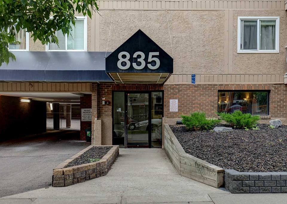 1st image of 835 S 19th Ave SW #206