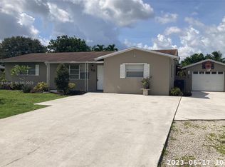 115 W Pine Tree Ave, Lake Worth, FL 33467