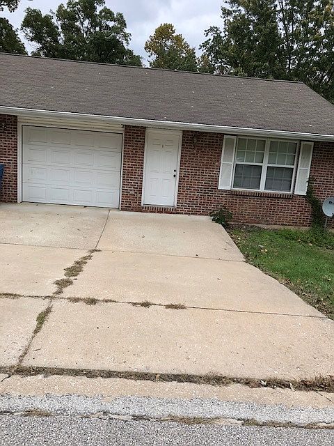 1st image of 336 Gateway Dr