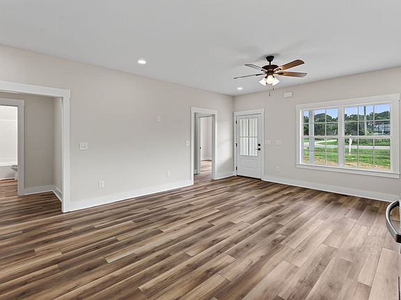 5th image of 3607 Greenhaw Rd