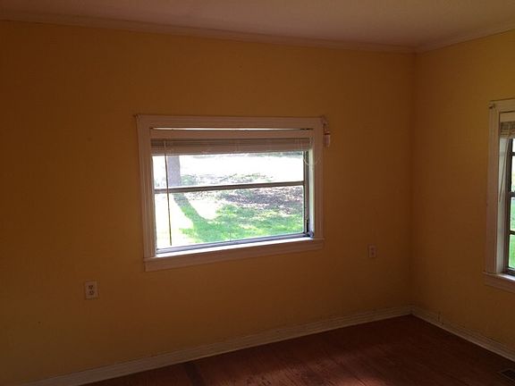 4th image of 1063 Hix Rd
