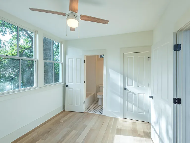 It has an ensuite bathroom and closet to the right!