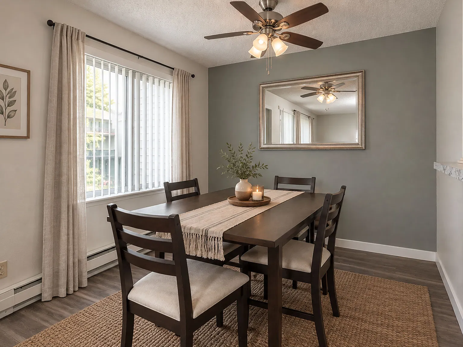 Solana Apartments — Photo 4
