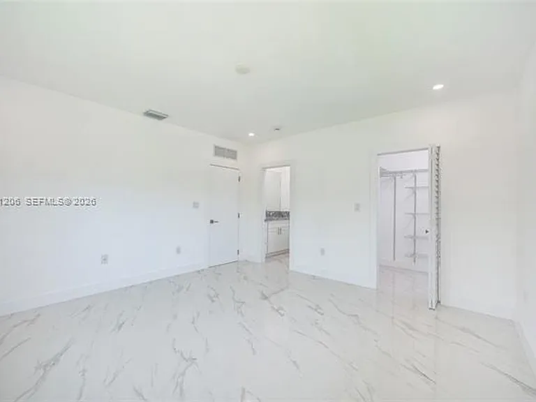 1621 S Treasure Dr #1621 — Photo 21