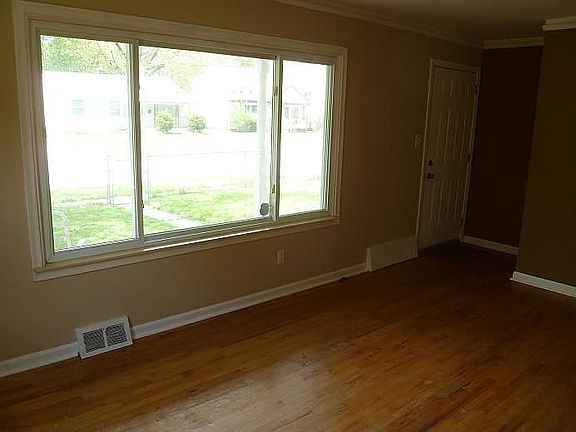2nd image of 1203 Share Ave