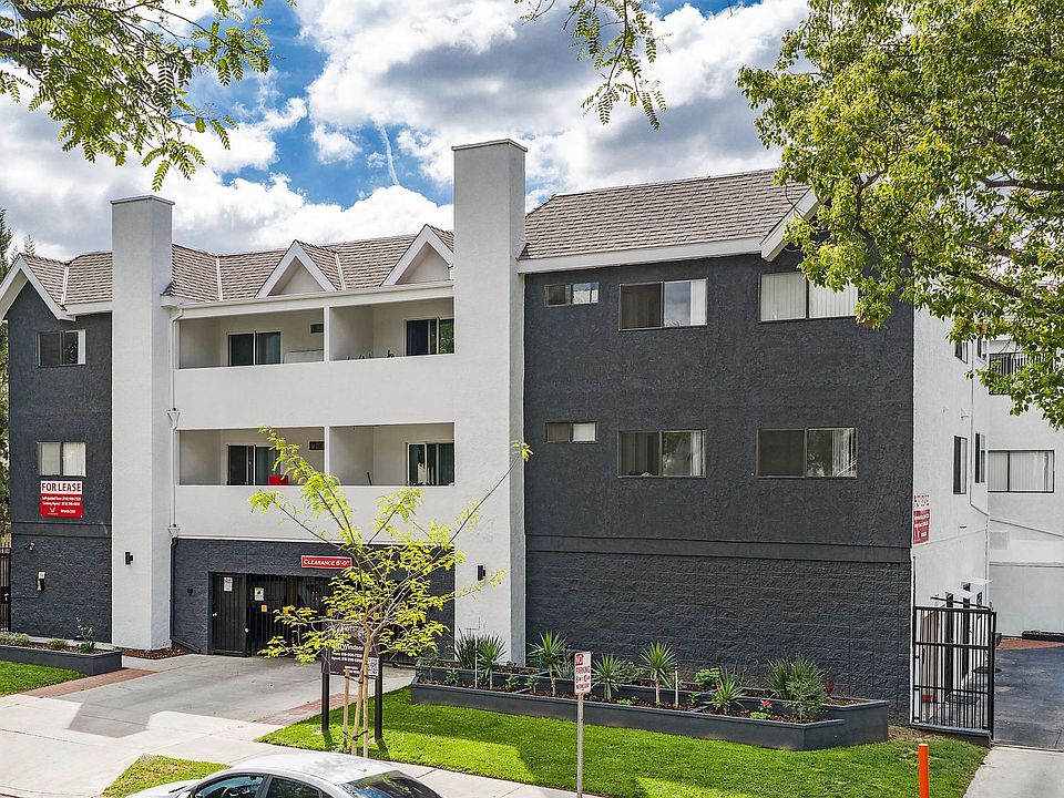 1st image of 420 W Windsor Rd APT 11