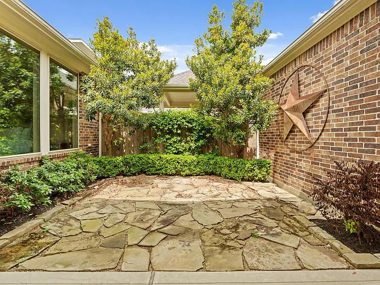 534 Imperial Blvd — Photo 39