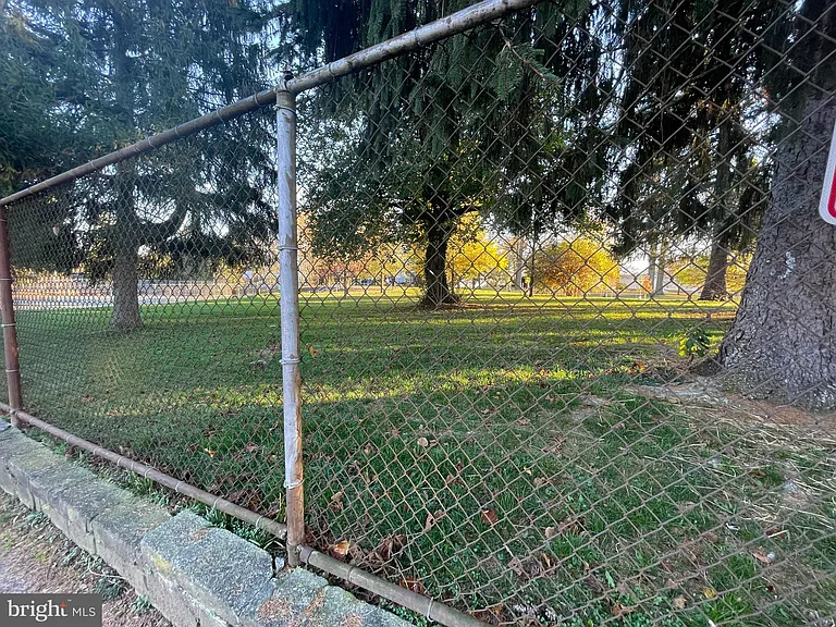 345 Old Trail Rd — Photo 33