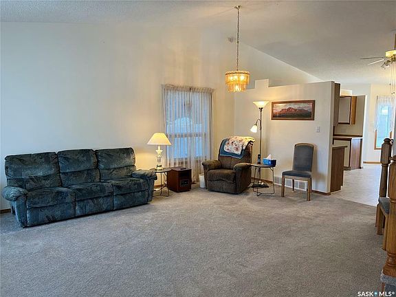3rd image of 139 13th St