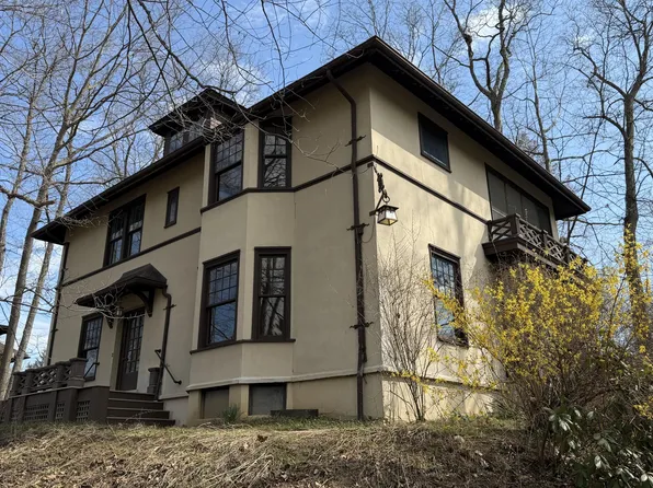 1930 Cambridge Rd, Ann Arbor, MI 48104