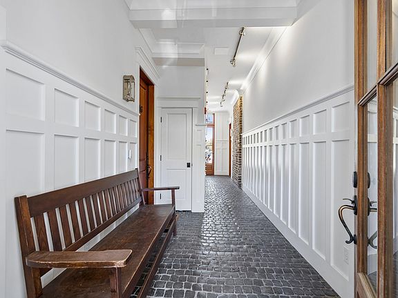 5th image of 218 Venning St #3
