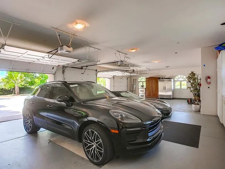 4 car Garage