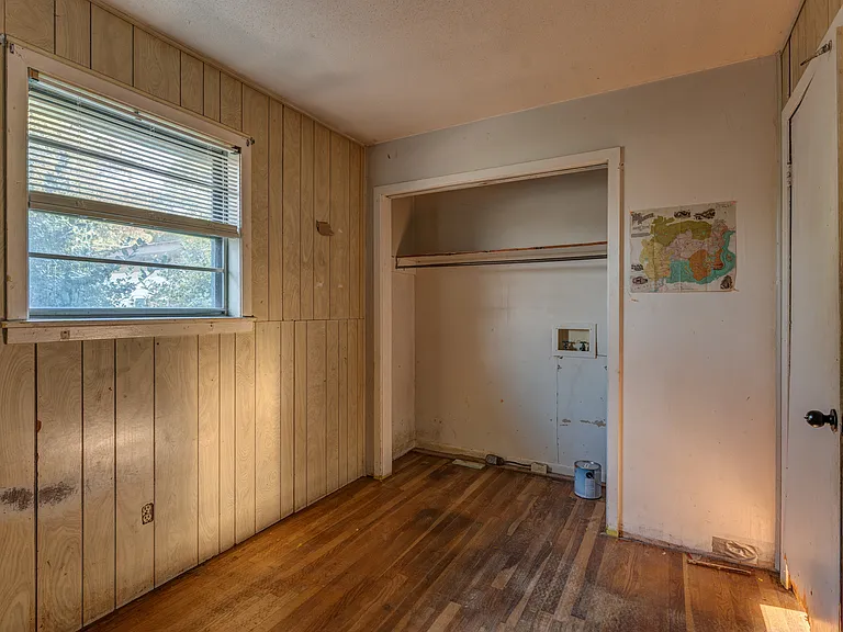 121 E Pecan St — Photo 18