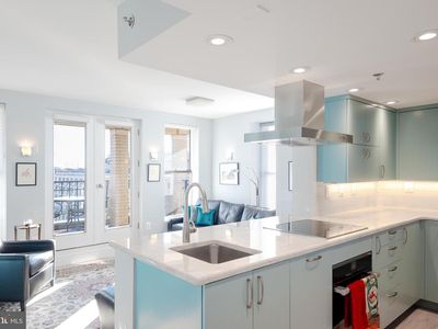 601 Pennsylvania Ave NW APT 1407, Washington, DC, 20004