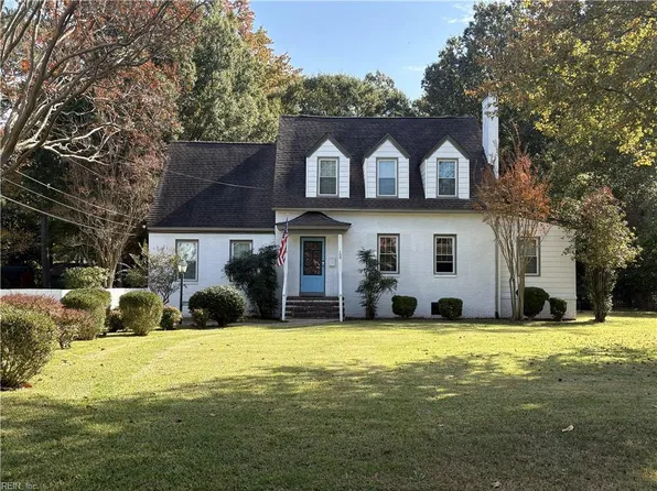 108 James River Dr, Newport News, VA 23601