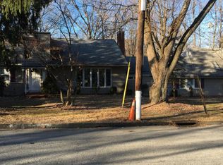 2 Donald Ln, Ossining, NY 10562