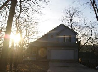 532 Lake Forest Dr, Bonner Springs, KS 66012