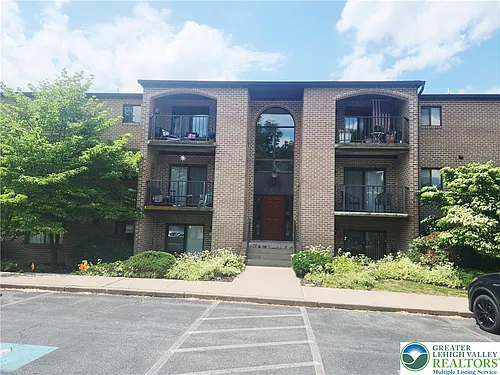 4509 N Hedgerow Dr #2 Photo 1