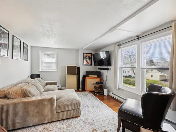 91 Central Ave #B, Berwyn, PA 19312