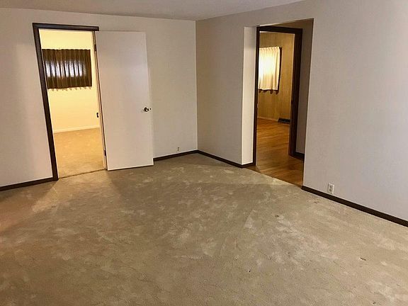5th image of 2608 Shelburn Ave