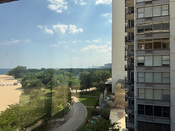 5th image of 5801 N Sheridan Rd APT 7D