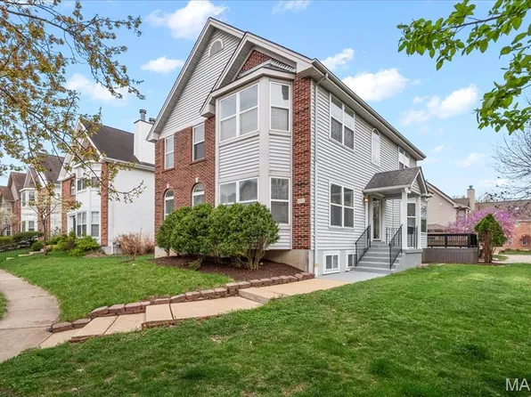 971 Morehouse Ln, Saint Louis, MO 63130
