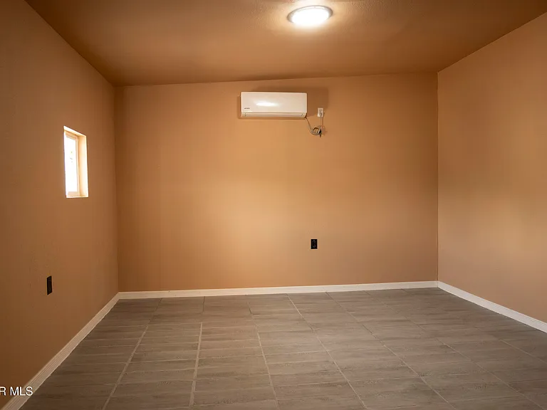 14369 Katherine Dr — Photo 4