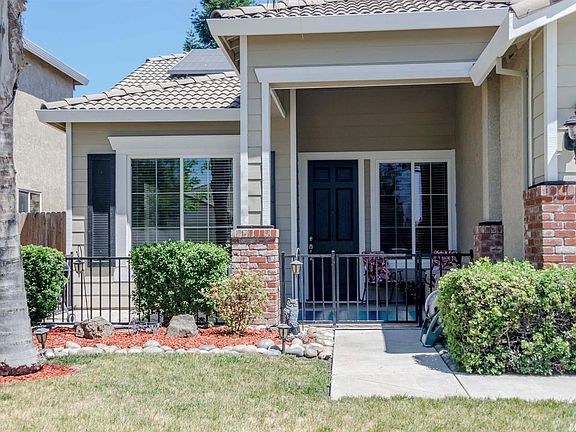 2nd image of 3315 Tenaya Ln