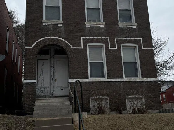2101 Chippewa St, Saint Louis, MO 63118