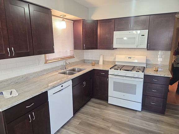 3rd image of 5850 N Mulligan Ave #101R