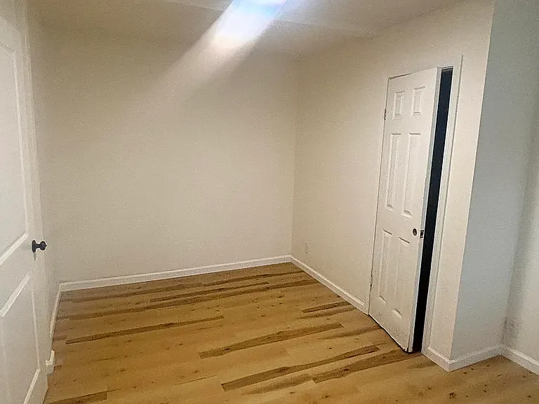 308 Richmond Ave #B — Photo 8