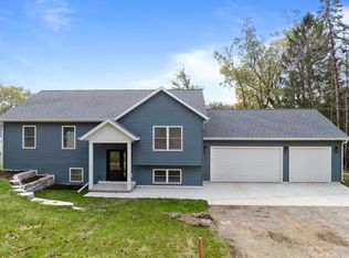 W3813 Magnolia DRIVE, Lake Geneva, WI 53147