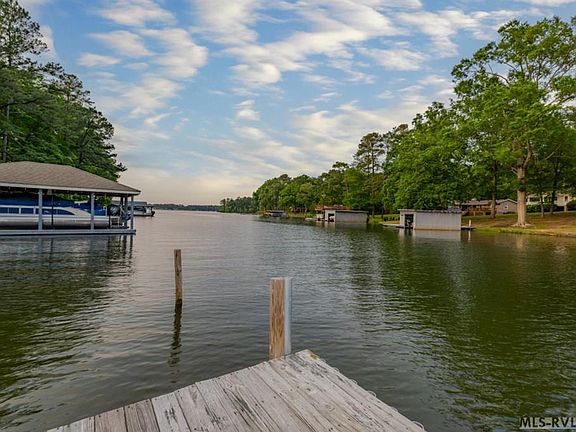 3rd image of 879 Golf Course Rd