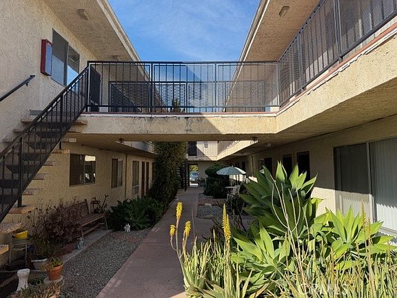 5th image of 25711 Frampton Ave