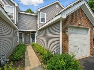 2052 Waverly Ln, Algonquin, IL 60102