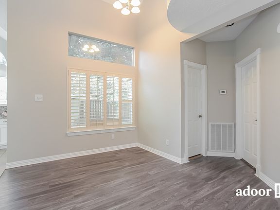 4th image of 5603 Manor Forest Dr